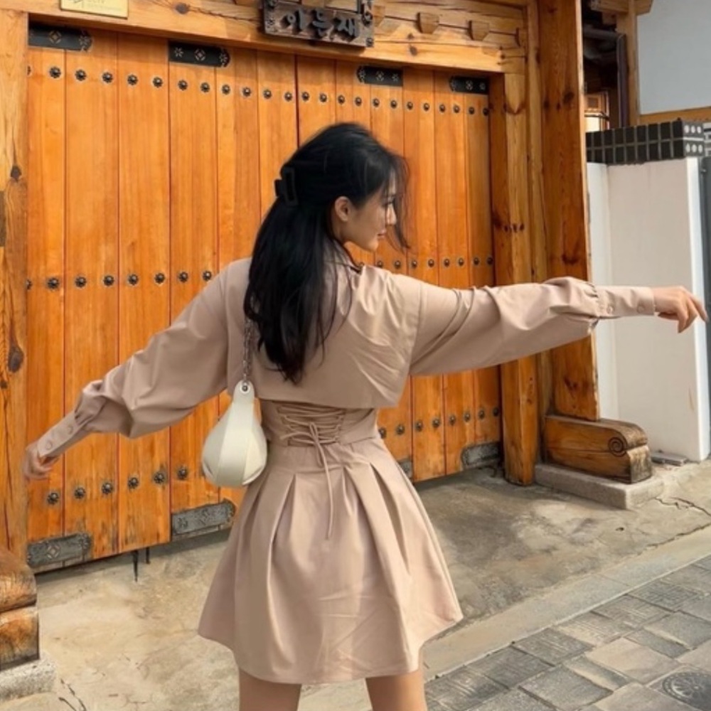 Bershka Corset Fit and Flare Cream Long Sleeve Open Back Dress Size Medium